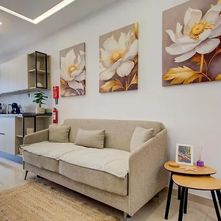 Beautiful 2br Seafront With Wifi & Comfy Beds *