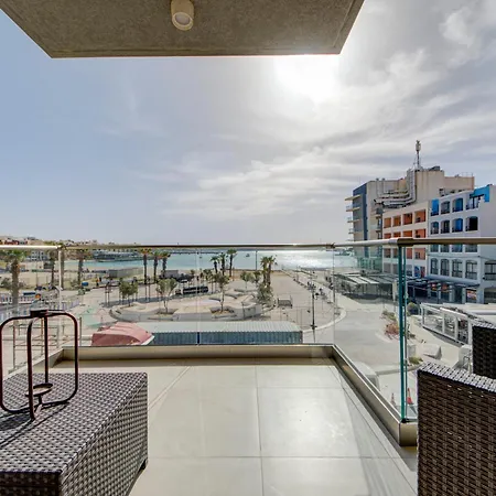 Beautiful 2br Seafront With Wifi & Comfy Beds アパート